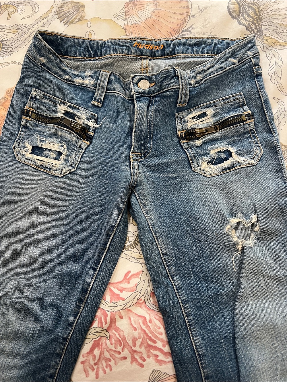 Hudson Jeans Women’s Blue Distressed Skinny Jeans with Zip Pocket Accents